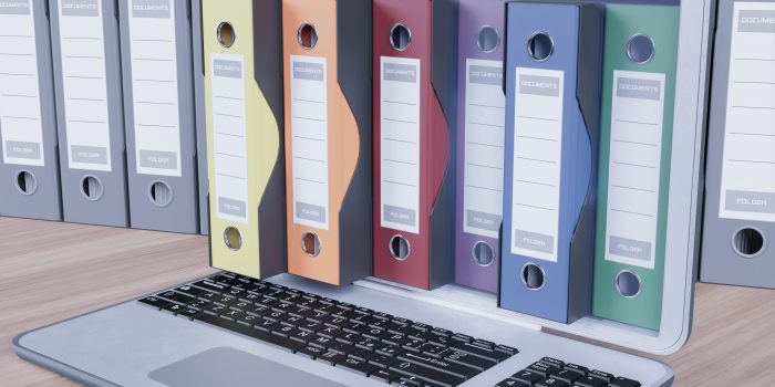 Computer mit farbiger Kartelle zur Dokumentenarchivierung.Datenbank.